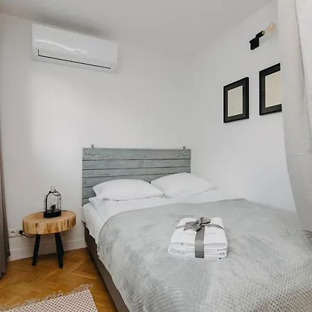 Shortstaypoland Zlota Warsaw