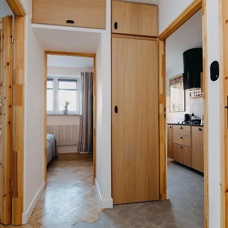 Shortstaypoland Zlota Apartment *